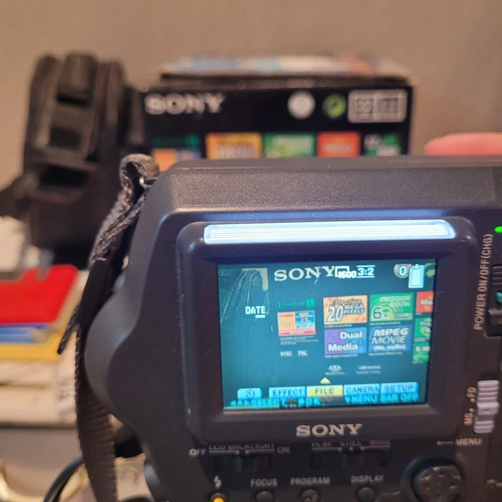 Vintage Sony Digital Mavica MVC-FD200 Camera Bundle - Complete in Box (CIB)